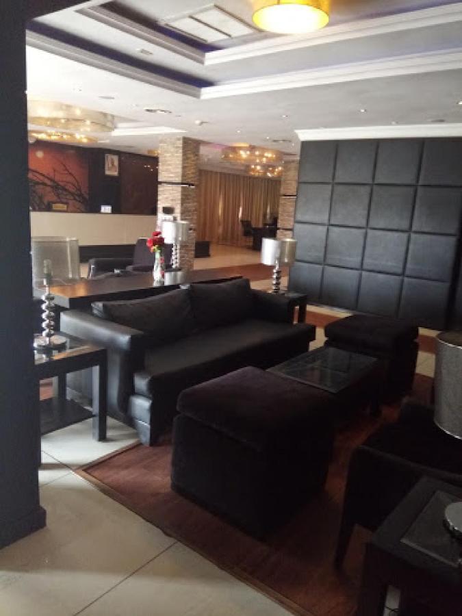 Room In Lodge - Owu Crown Hotel, 이바단 외부 사진